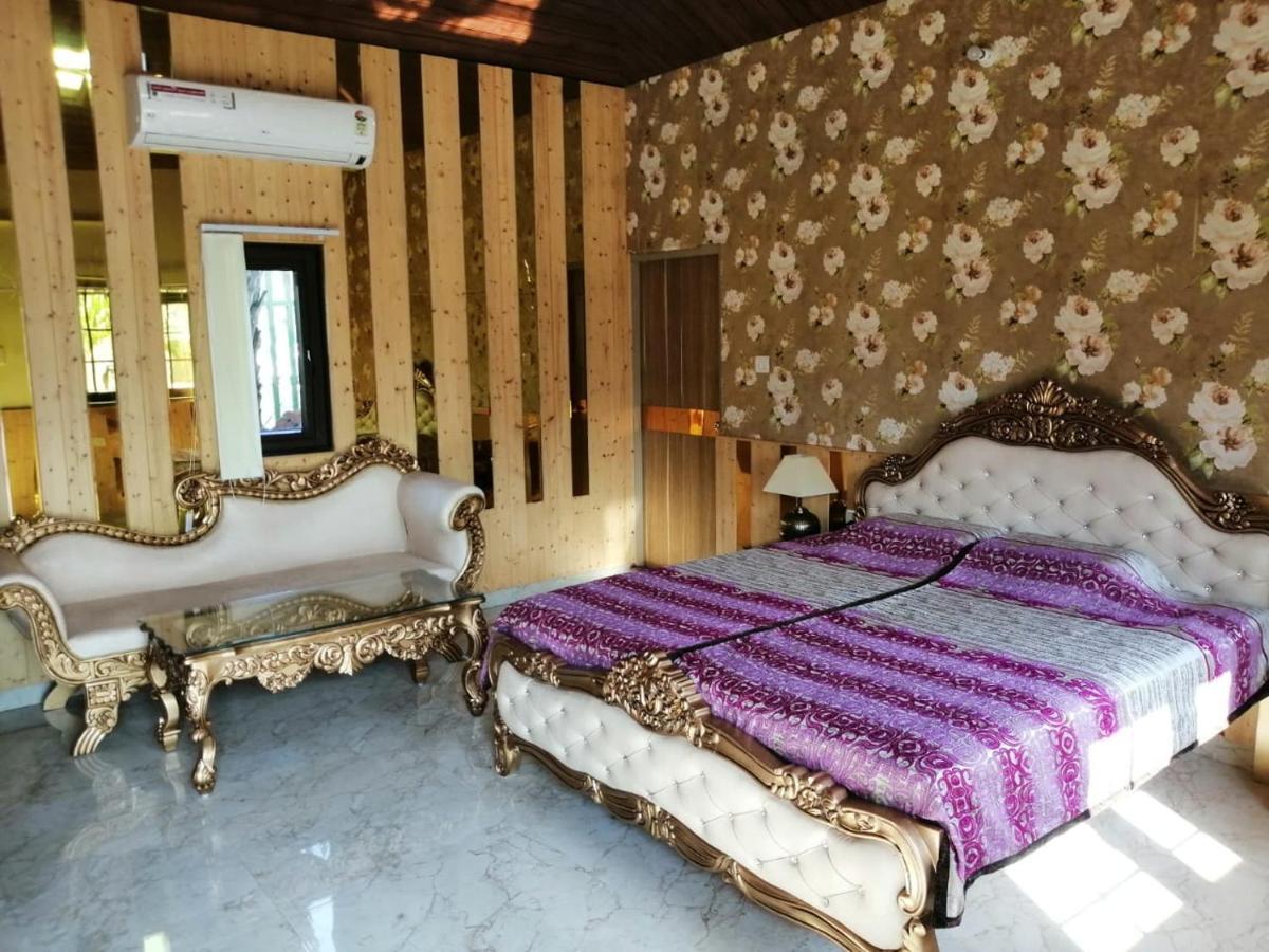 Resort Mann The Palm Retreat Lucknow
