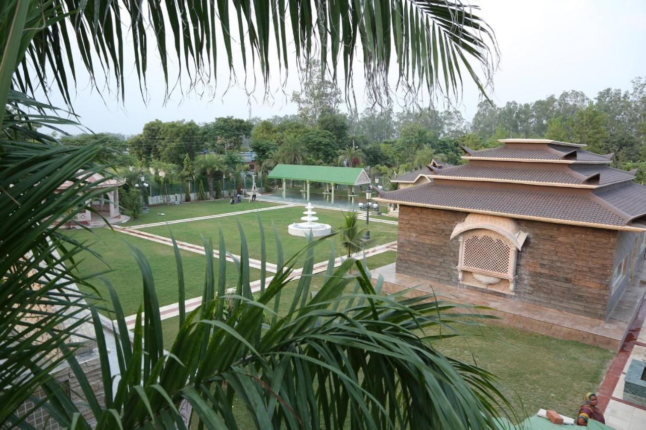 Resort Mann The Palm Retreat Lucknow