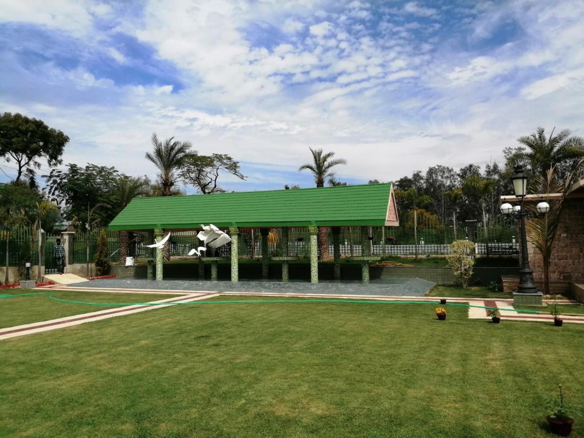 Resort Mann The Palm Retreat Lucknow