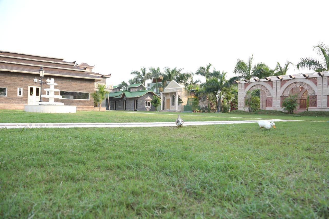 Resort Mann The Palm Retreat Lucknow